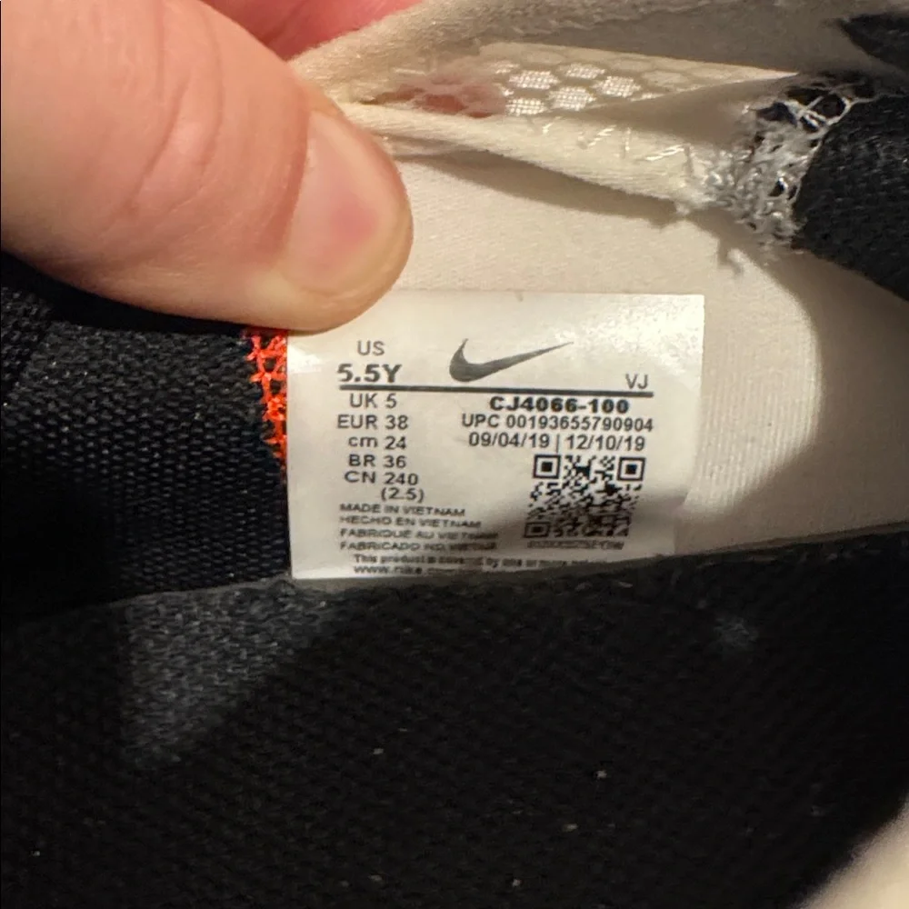 Nike Air Max 2090 White Blue Black Sneakers Youth 5.5Y EU 38 Women’s 7.5-8 - Picture 9 of 9